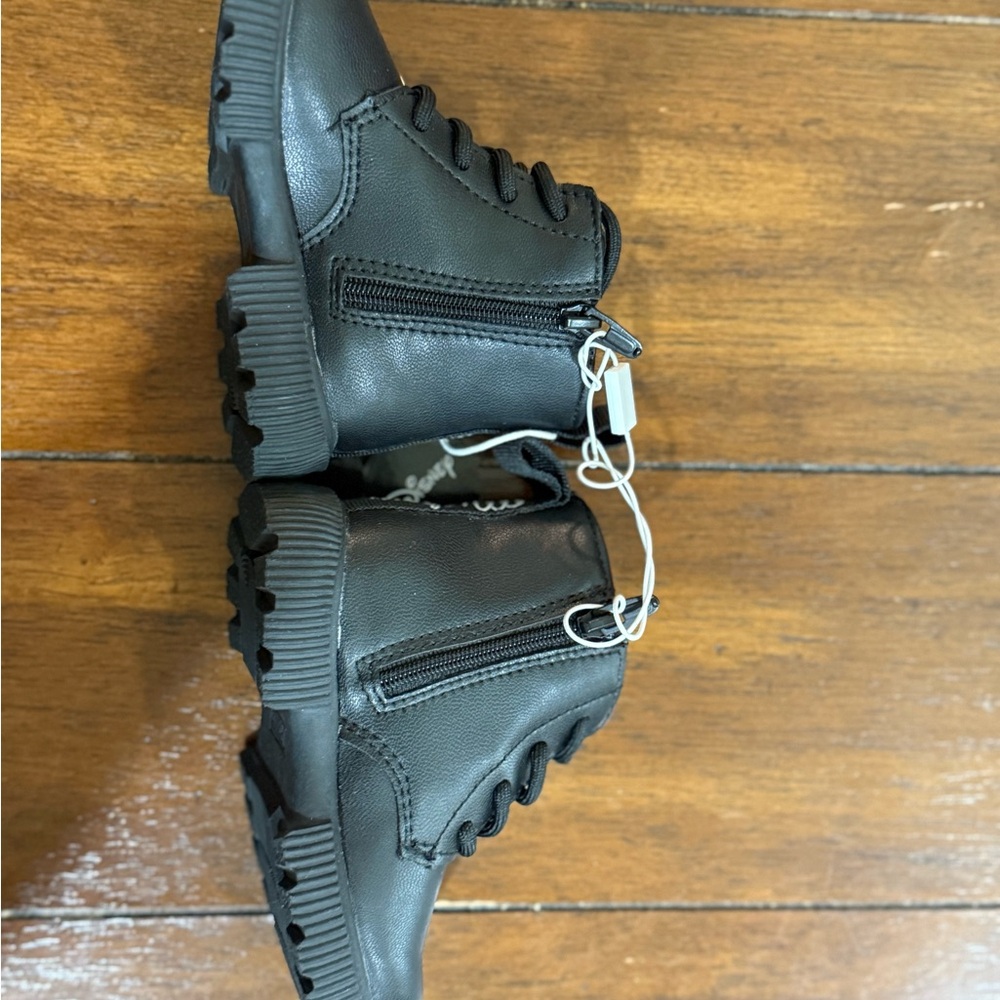 Disney Kids Black Mickey Boots - Picture 8 of 8